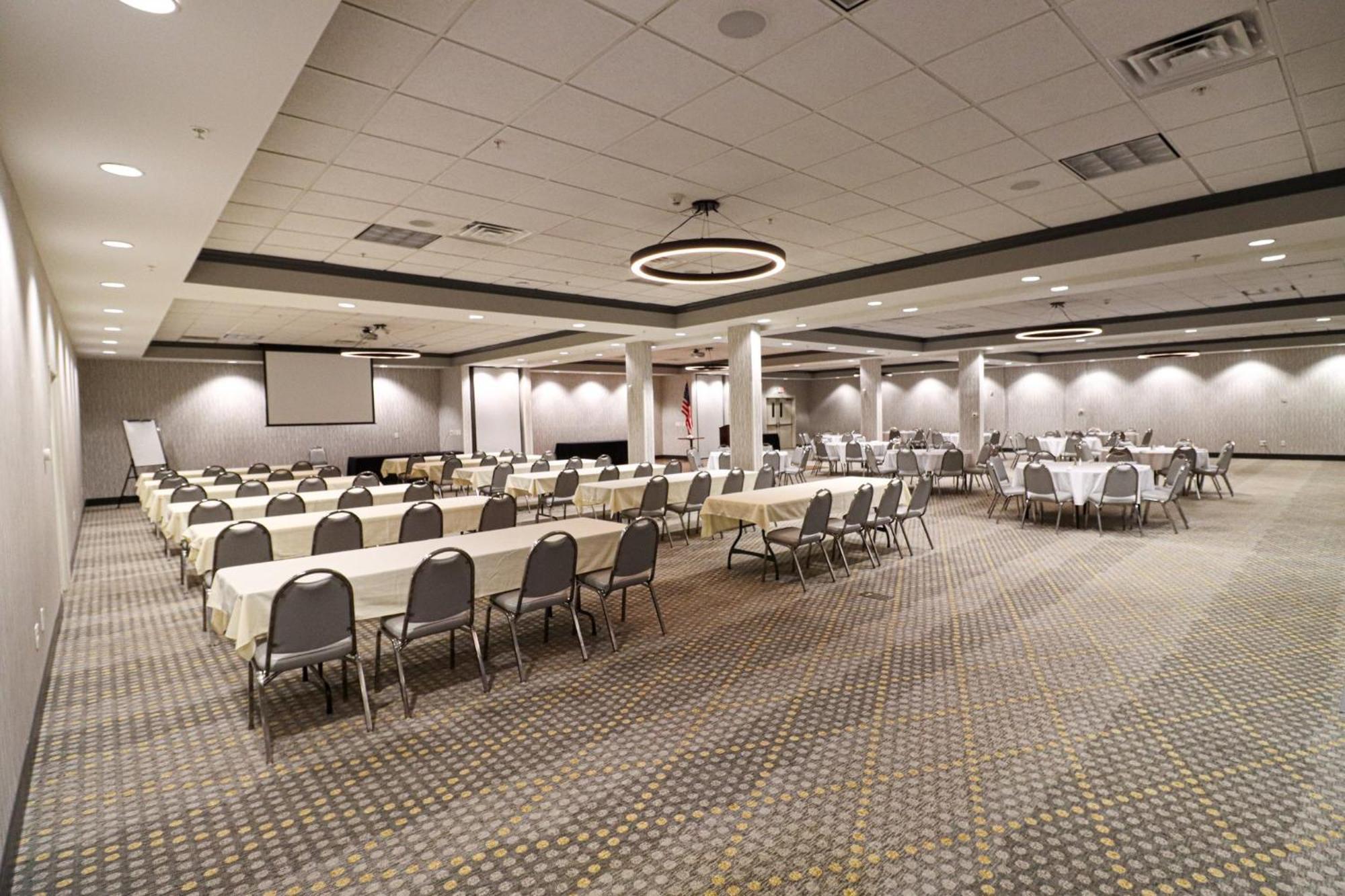 Holiday Inn Quincy By Ihg Exterior foto