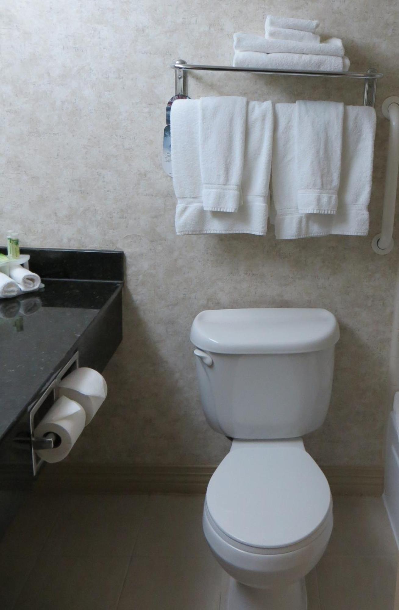 Holiday Inn Quincy By Ihg Habitación foto